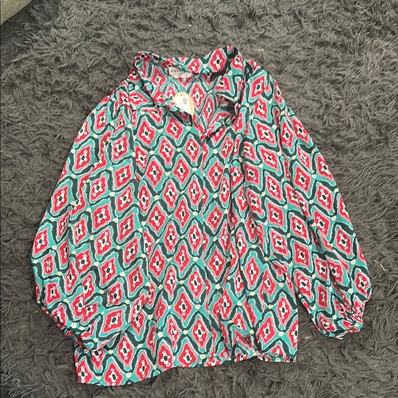 Abstract pattern blouse - Picture 1 of 4